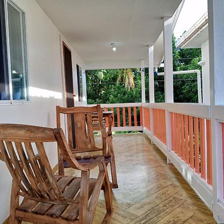 Christina'S Guest House Official Little Corn Island Exteriér fotografie