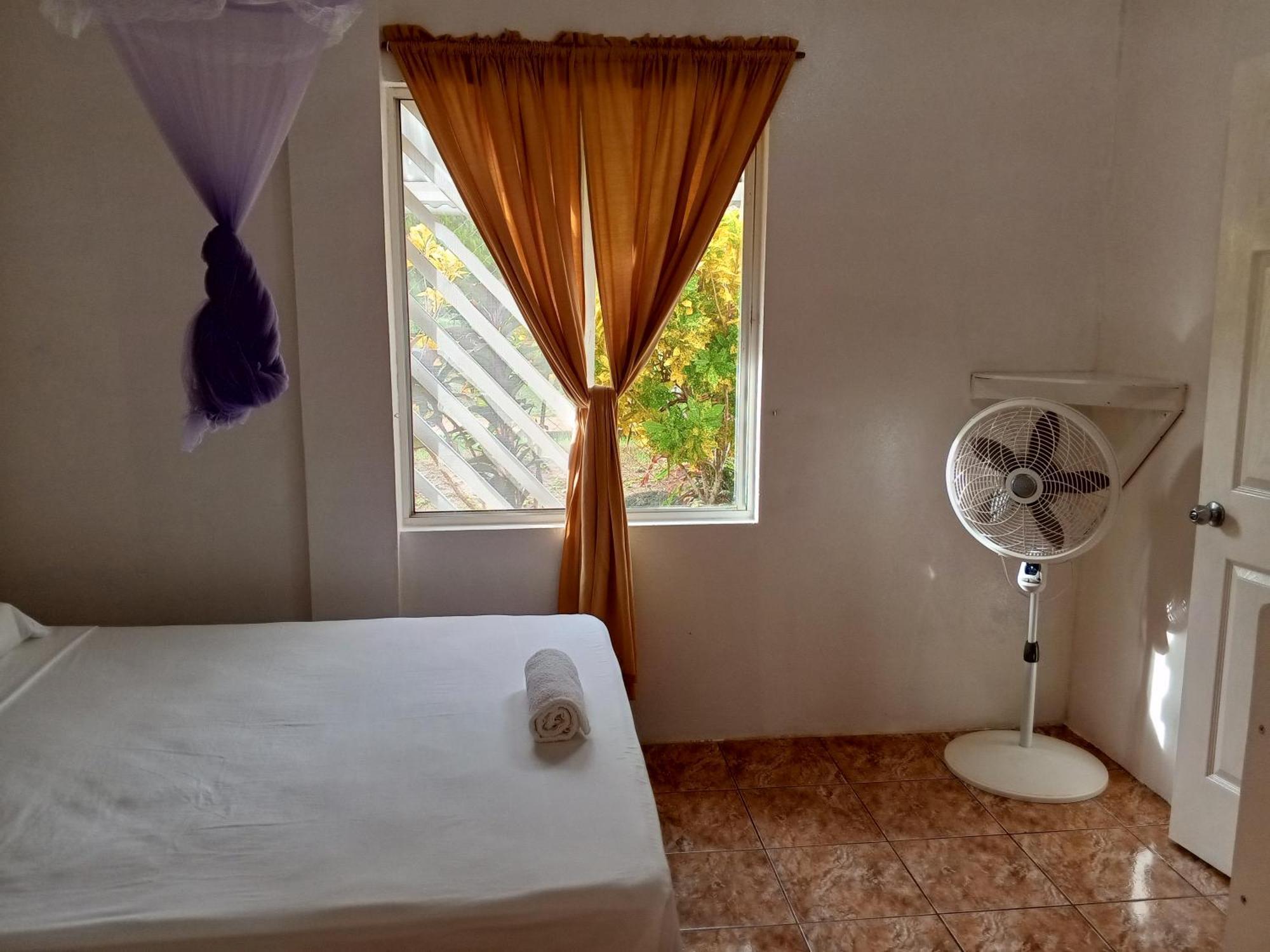 Christina'S Guest House Official Little Corn Island Exteriér fotografie